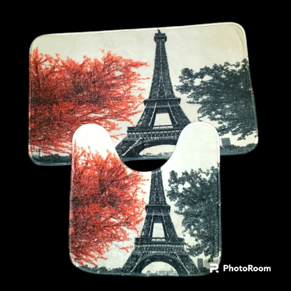 NWOT Paris Themed Bathroom Rug Set